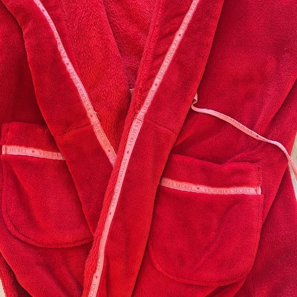 Victoria Secret plush soft robe - Picture 3 of 6